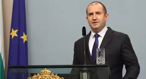 Радев: Информацията за водата в Хасково е укривана, ситуацията напомня за синдрома Чернобил Радев: Информацията за водата в Хасково е укривана, ситуацията напомня за синдрома Чернобил