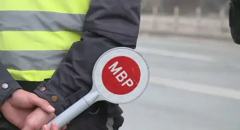 Таксиметров шофьор хванат дрогиран зад волана