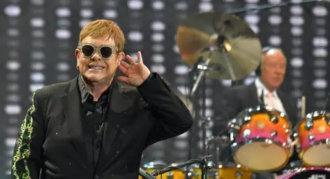 Елтън Джон ще продължи с концертите в Нова Зеландия