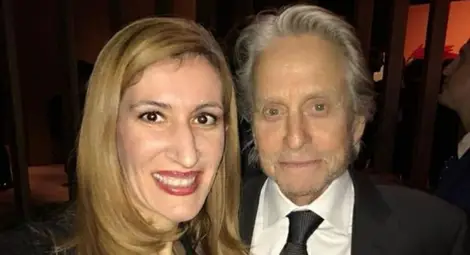 Министър Ангелкова се снима с холивудски звезди