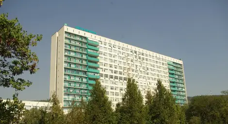 Лекари се борят за живота на малтретираното момиченце от Варна