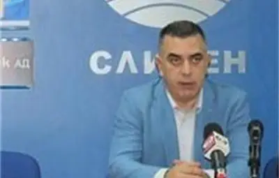 Кметът на Сливен, избран от ГЕРБ, е член на БСП, твърди Атанас Мерджанов Кметът на Сливен, избран от ГЕРБ, е член на БСП, твърди Атанас Мерджанов