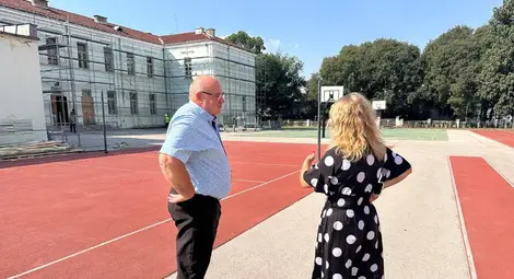 Ремонтът на ОУ &bdquo;Отец Паисий&ldquo; се извършва по предвидения график