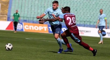 Един исторически мач между двата тима - &bdquo;Дунав&ldquo; и &bdquo;Септември&ldquo; се срещнаха на 22 май 2019 година на бараж за оставане в Първа лига. Тогава русенският отбор записа победа в столицата с 3:2, а старши треньорът Мартин Ковачев бе с екипа в синьо.  Снимка: Архив