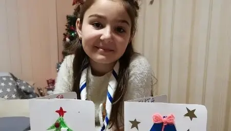 Скаути ще зарадват с коледни  картички русенските болници