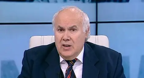 Нова версия: Дамски превръзки изпратили Стоичков в Испания Нова версия: Дамски превръзки изпратили Стоичков в Испания