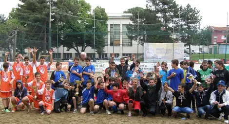 МГ и &bdquo;Вазов&ldquo; взеха титлите по плажен волей и народна топка