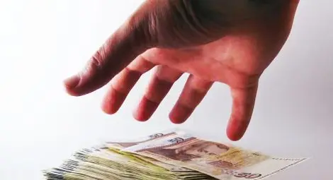 Заплатите на чиновниците растат 4  пъти по-бързо от тези на работниците