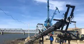 Стефан Командарев светна Дунав мост заради новия си филм