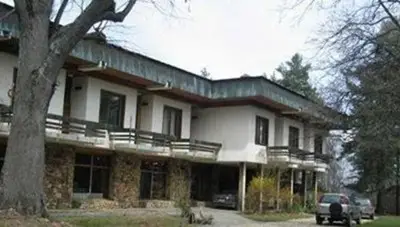 Резиденция на Тодор Живков строена за 450 хил. лева, продадена за 352 хил. лева