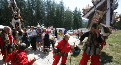 В Копривщица магията на фолклора обедини българите