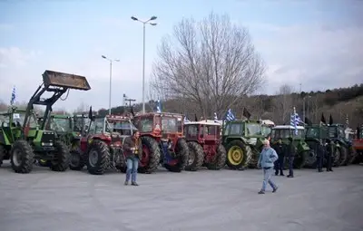 Гръцки фермери блокират движението през ГКПП "Маказа"