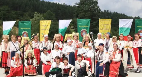 Русенските самодейци се завърнаха със 17 медала от събора в Копривщица