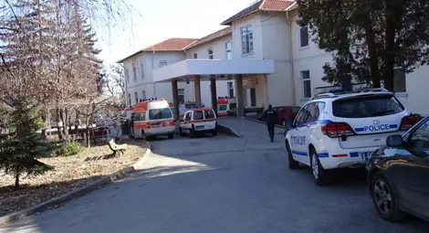 Оперираха успешно 100-годишна баба от голям тумор на гърдата