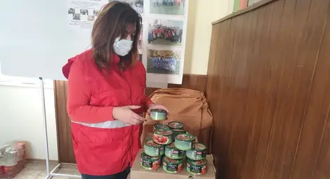 Анонимен дарител подкрепи с храна и пари Кризисната трапезария Анонимен дарител подкрепи с храна и пари Кризисната трапезария