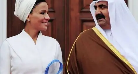 Без фередже и хиджаб: Първата дама на Катар строши традициите