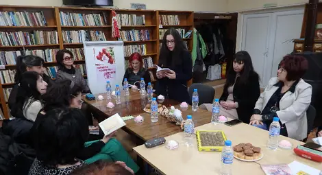 С литературно четене започна празникът на жената в Ценово