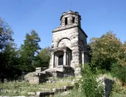 Паметник&ndash;костница на Александър Стамболийски в местността &bdquo;Янини грамади&ldquo;, построен на 3 км от село Славовица.