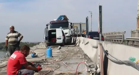 Българският модел: Две години ще ремонтираме Дунав мост, след това ще започне електрифициране Българският модел: Две години ще ремонтираме Дунав мост, след това ще започне електрифициране