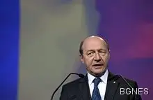 Бъсеску: НАТО трябва да преразпредели силите си