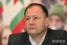 БСП търси подкрепа и от Велизар Енчев за искането до КС