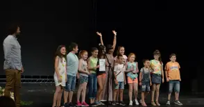 За първи път ученическият театрален фестивал присъди две специални награди