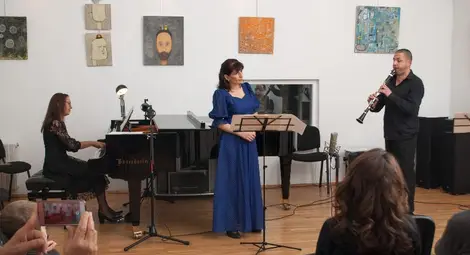 Преслав Петков и Анна Карадимитрова вече пожънаха овации за срещата на операта и джаза в музикалния център &bdquo;Борис Христов&ldquo; в София.                                                       Снимка: Личен архив