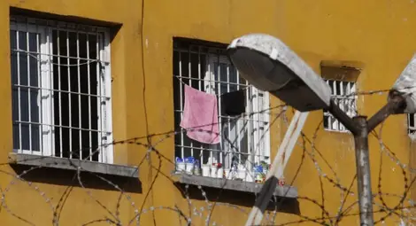 Затворникът струва 1000 лв. на месец, надзирателят &ndash; получава 800!?