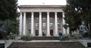 Шефовете на три големи фирми влизат в Съвета на настоятелите на университета