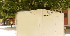 Никой не лепи предизборни плакати седмица след старта на кампанията