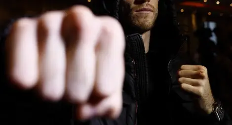 Бой между нежелан клиент и сервитьор стигна до съд Бой между нежелан клиент и сервитьор стигна до съд