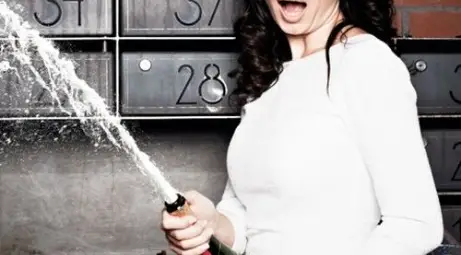 Приятелки я издадоха: Кобилкина кръшкала на мъжа си!