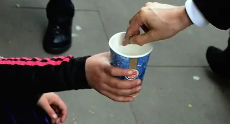 Русенка, карала дъщеря си да проси, излежа присъда в шведски затвор