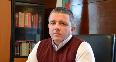 Венцислав Василев: 6-7 адвокати мамят клиентите си с големи суми уж за подкуп на съдии и прокурори