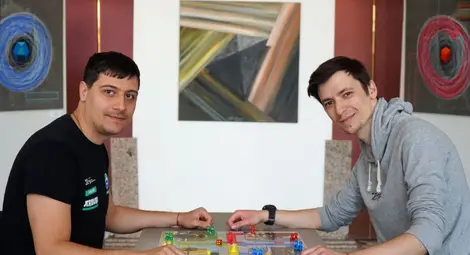 Турнир по &bdquo;Не се сърди, човече&ldquo; събира малки и големи в Русе /галерия/