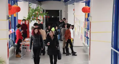 Китайски фенери се разлюляха  на фестивал в Канев център