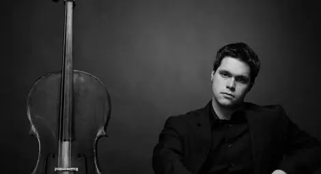 Четвърто поколение виолончелист свири под палката на маестро Димитър Косев Четвърто поколение виолончелист свири под палката на маестро Димитър Косев