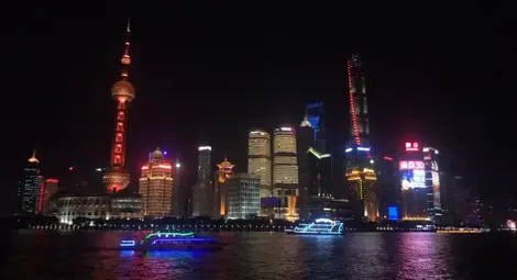 Лора Пуйкова открила в Шанхай своя град Лора Пуйкова открила в Шанхай своя град