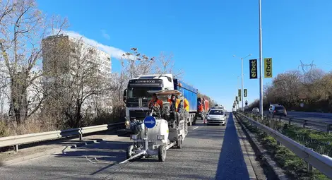 Осветяват с LED прожектори пешеходни пътеки в Русе /галерия/