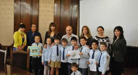 Деца поискаха зоологическа градина и увеселителен парк от Стоилов