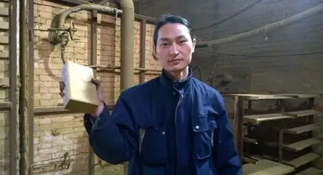 Китаец направи тухли от смога в Пекин /галерия/