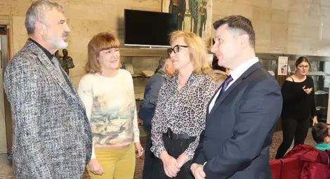 Националната библиотека показва документална изложба за католиците в България от XVII до XXI век в Русе Националната библиотека показва документална изложба за католиците в България от XVII до XXI век в Русе