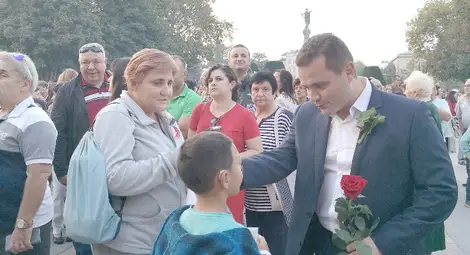 Б.Т.Р. даде старта на кампанията на &bdquo;БСП за България&ldquo; и Пенчо Милков