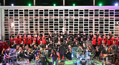 Операта вече имаше общ контцерт с групата на Николо Коцев &bdquo;Кикимора&ldquo; през август миналата година, който премина с изключителен успех.