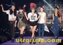 Къси панталонки с чорапи стават хит тази пролет Къси панталонки с чорапи стават хит тази пролет