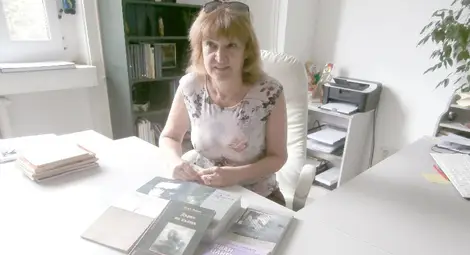 Поетът Иван Цанев направи  дарение на библиотеката