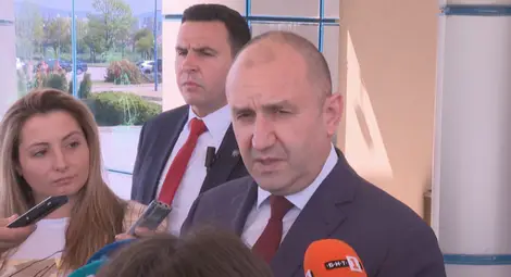 Румен Радев: Правителството дължи категоричен отговор на гражданите чии интереси обслужва Румен Радев: Правителството дължи категоричен отговор на гражданите чии интереси обслужва