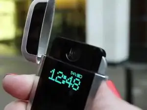 Смарт запалка ще ни учи да отказваме пушенето (видео)