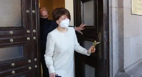 Атанасова: Новите варвари погазиха Конституцията и законите