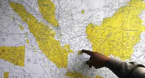 Откриха изчезналия самолет на Air Asia!